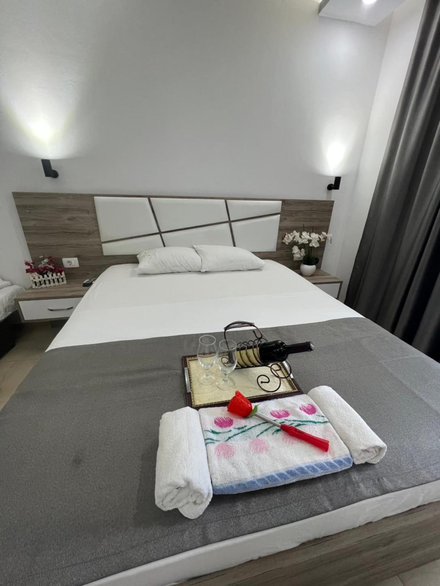 City Heart Apartments Ulcinj Buitenkant foto