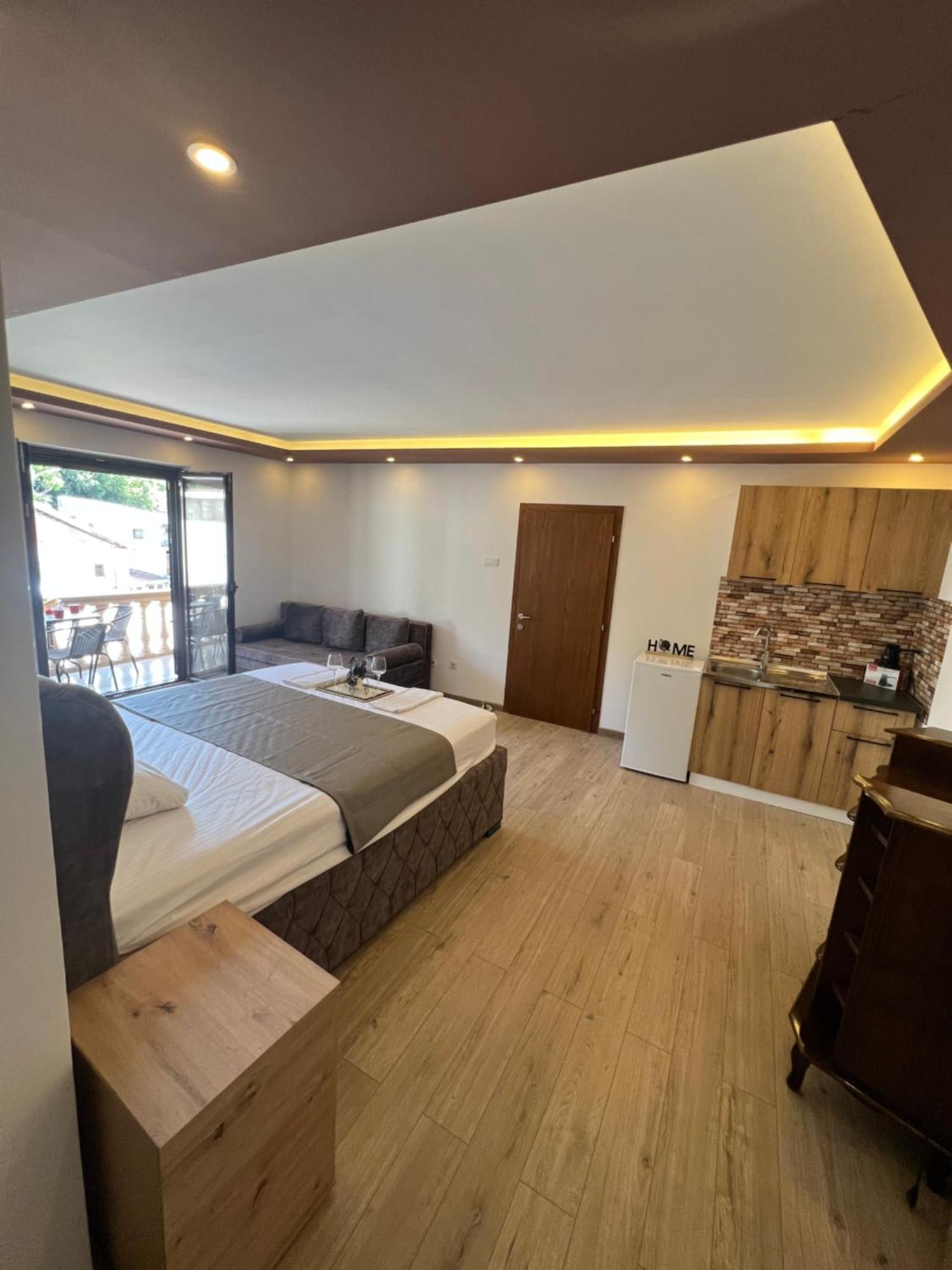 City Heart Apartments Ulcinj Buitenkant foto
